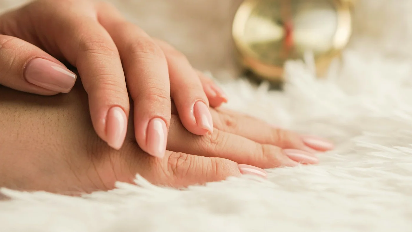 Soft neutral manicure inspiration